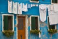 Hausfassade in Burano bei Venedig.